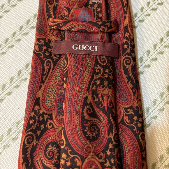 Gucci logo and paisley tie - Picture 2 of 3